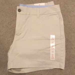 Gap khaki 4” shorts NEW